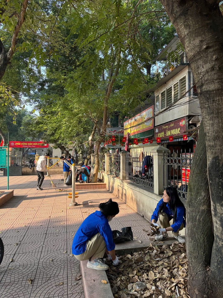 ĐÓN XUÂN MỚI 2026: CHUNG TAY GÌN GIỮ GIÁ TRỊ LỊCH SỬ - VĂN HÓA PHƯỜNG KIM LIÊN- Ảnh 2.