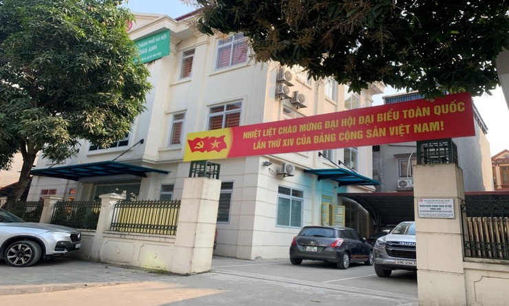 Phòng giao dịch NHCS xã hội Đông Anh đẩy mạnh các hoạt động tuyên truyền Đại hội đại biểu toàn quốc lần thứ XIV của Đảng, cuộc bầu cử Đại biểu Quốc hội khóa XVI và bầu cử đại biểu HĐND các cấp.- Ảnh 1.