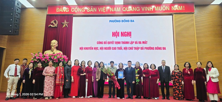 Phường Đống Đa công bố các quyết định về công tác cán bộ- Ảnh 4.