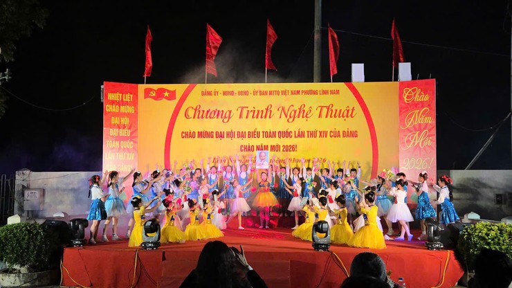 HỌC SINH TRƯỜNG TIỂU HỌC TRẦN PHÚ HÀO HỨNG THAM GIA GIAO LƯU DÂN VŨ THỂ THAO , VĂN NGHỆ CHÀO MỪNG ĐẠI HỘI ĐẠI BIỂU TOÀN QUỐC LẦN THỨ XIV CỦA ĐẢNG- Ảnh 4.