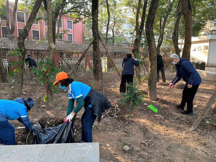 ỦY BAN MẶT TRẬN TỔ QUỐC VIỆT NAM PHƯỜNG KIM LIÊN RA QUÂN TỔNG VỆ SINH MÔI TRƯỜNG- Ảnh 3.