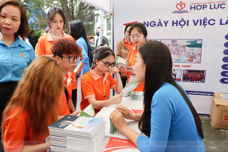 Phú Lương tạo đột phá phát triển thị trường lao động, bảo đảm việc làm bền vững cho người dân năm 2026- Ảnh 1.