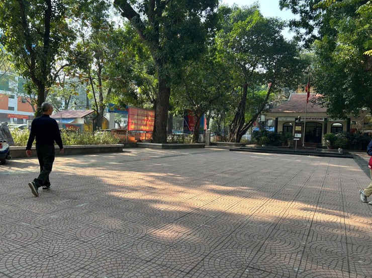 ỦY BAN MẶT TRẬN TỔ QUỐC VIỆT NAM PHƯỜNG KIM LIÊN RA QUÂN TỔNG VỆ SINH MÔI TRƯỜNG- Ảnh 7.