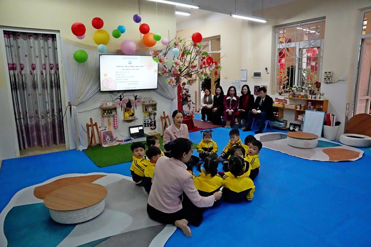 PHƯỜNG SƠN TÂY TỔ CHỨC KIẾN TẬP CHUYÊN ĐỀ PHÁT TRIỂN CHƯƠNG TRÌNH GIÁO DỤC MẦM NON THEO HƯỚNG PHÁT TRIỂN NHẬN THỨC- Ảnh 3.