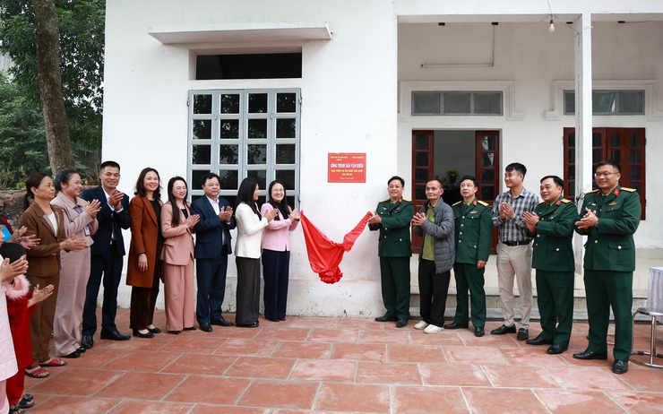 XÃ TRUNG GIÃ GẮN BIỂN CÔNG TRÌNH “DÂN VẬN KHÉO” CHÀO MỪNG ĐẠI HỘI ĐẢNG TOÀN QUỐC LẦN THỨ XIV- Ảnh 1.