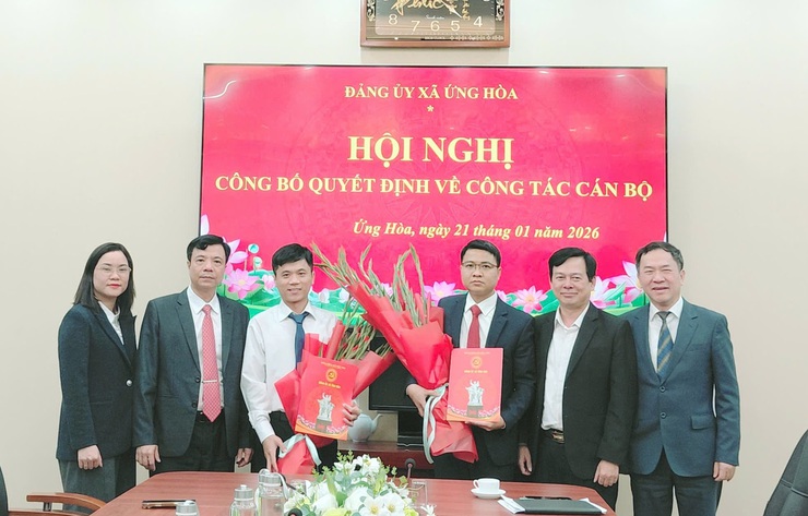 ĐẢNG ỦY XÃ ỨNG HÒA TỔ CHỨC HỘI NGHỊ CÔNG BỐ CÁC QUYẾT ĐỊNH VỀ CÔNG TÁC CÁN BỘ.- Ảnh 1.