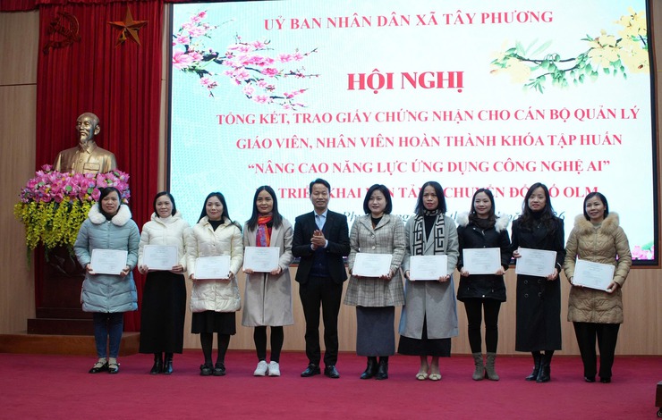 Hội nghị tổng kết và trao giấy chứng nhận khóa tập huấn “Nâng cao năng lực ứng dụng công nghệ AI”, triển khai nền tảng chuyển đổi số OLM- Ảnh 6.