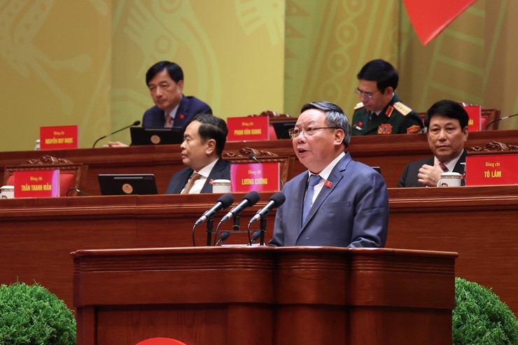 Đồng chí Nguyễn Văn Phong, Phó Bí thư Thường trực Thành ủy thay mặt Đảng bộ thành phố Hà Nội tham luận tại Đại hội XIV của Đảng- Ảnh 1.