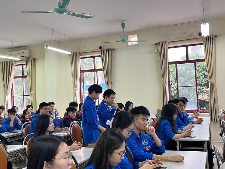 HỘI NGHỊ ĐỐI THOẠI GIỮA LÃNH ĐẠO UBND PHƯỜNG VỚI THANH NIÊN- Ảnh 14.