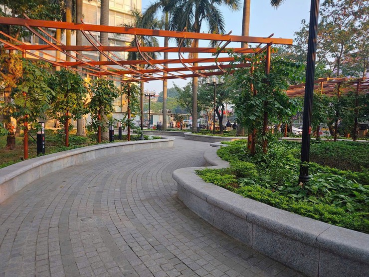 ỦY BAN MẶT TRẬN TỔ QUỐC VIỆT NAM PHƯỜNG KIM LIÊN RA QUÂN TỔNG VỆ SINH MÔI TRƯỜNG- Ảnh 8.