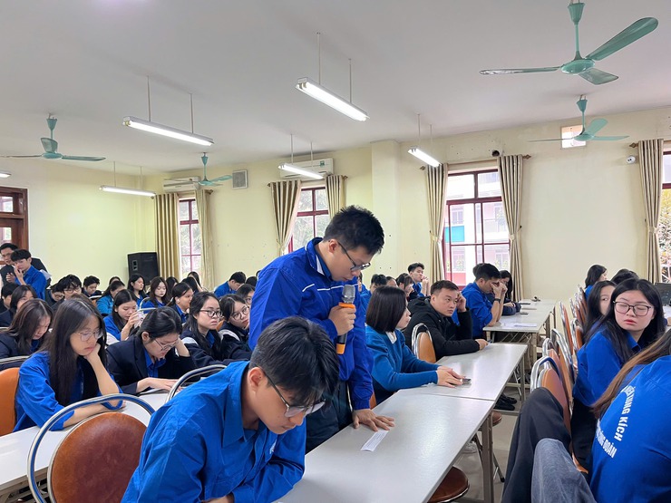 HỘI NGHỊ ĐỐI THOẠI GIỮA LÃNH ĐẠO UBND PHƯỜNG VỚI THANH NIÊN- Ảnh 10.