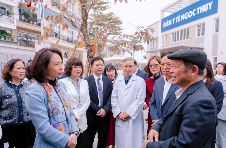 Phát triển y tế Thủ đô tiên phong, tạo chuyển biến thực chất và bền vững trong chăm sóc sức khỏe nhân dân- Ảnh 2.