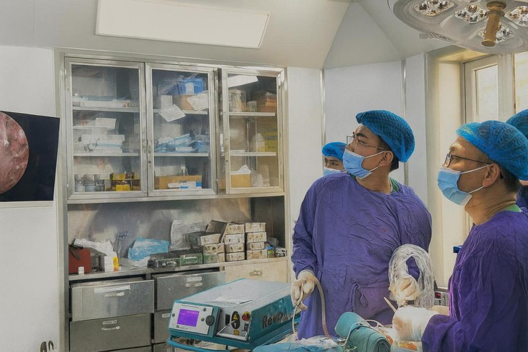 Phát triển y tế Thủ đô tiên phong, tạo chuyển biến thực chất và bền vững trong chăm sóc sức khỏe nhân dân- Ảnh 1.