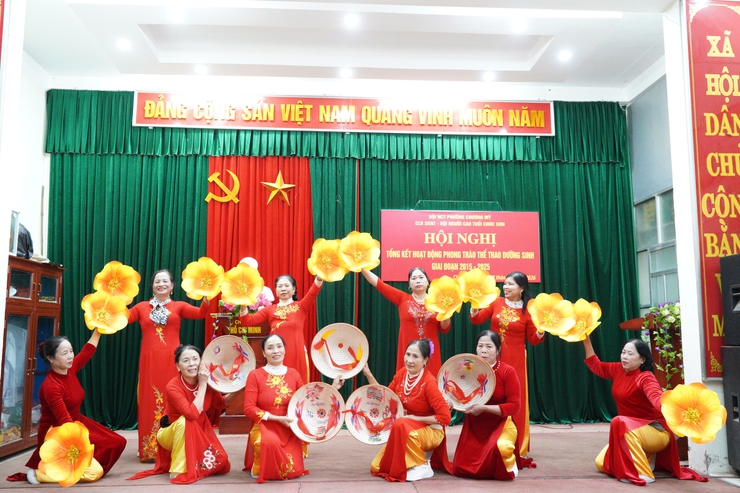 Câu lạc bộ Sức khỏe ngoài trời Người cao tuổi Chúc Sơn tổng kết phong trào dưỡng sinh giai đoạn 2015 – 2025- Ảnh 6.