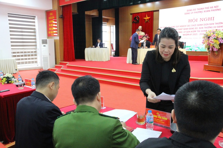 Đảng ủy phường Xuân Phương tổ chức Hội nghị cán bộ chủ chốt thực hiện quy trình công tác quy hoạch cán bộ nhiệm kỳ 2025 - 2030, 2026 - 2031- Ảnh 8.