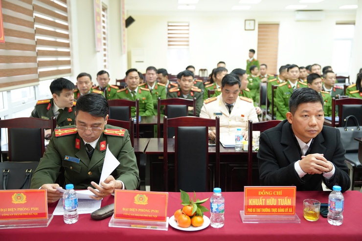 Công bố Quyết định điều động Trưởng Công an xã Thanh Oai- Ảnh 3.