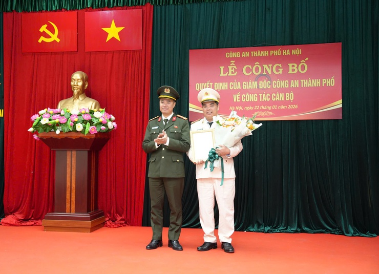 Công bố Quyết định điều động Trưởng Công an xã Thanh Oai- Ảnh 5.