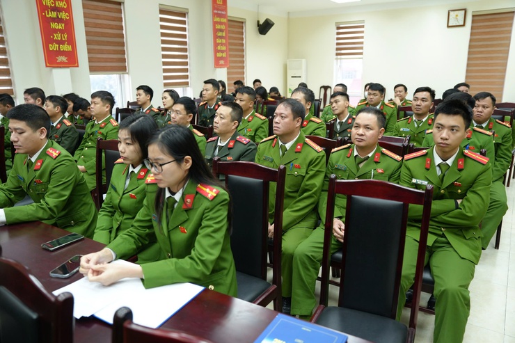 Công bố Quyết định điều động Trưởng Công an xã Thanh Oai- Ảnh 4.