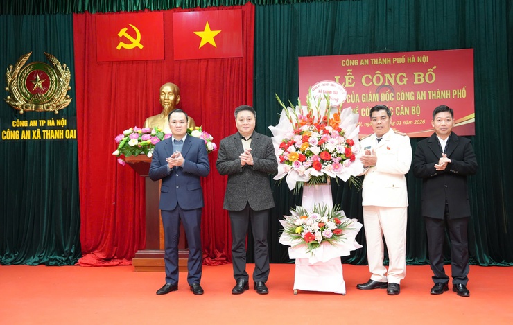 Công bố Quyết định điều động Trưởng Công an xã Thanh Oai- Ảnh 6.