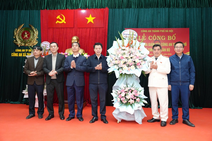Công bố Quyết định điều động Trưởng Công an xã Thanh Oai- Ảnh 7.