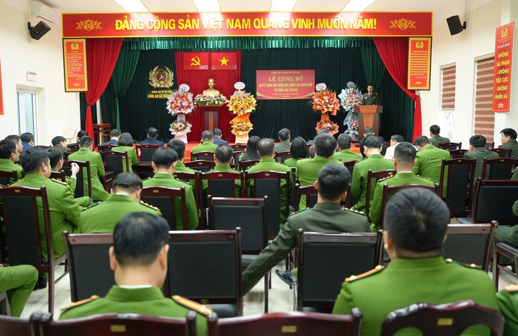 Công bố Quyết định điều động Trưởng Công an xã Thanh Oai- Ảnh 1.