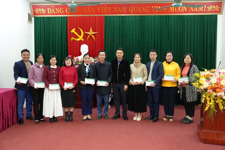 Vốn vay ưu đãi đồng hành cùng hộ nghèo và đối tượng chính sách xã Thanh Oai- Ảnh 2.