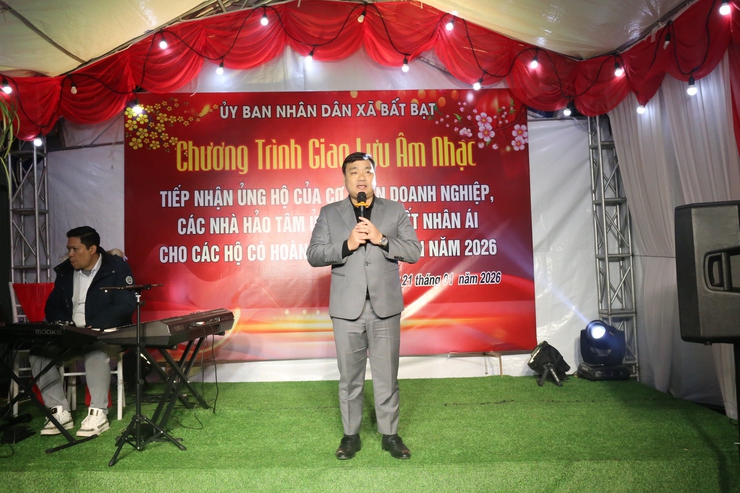 Gần 500 triệu đồng chăm lo Tết cho người nghèo từ chương trình "Đêm nhạc tết yêu thương xuân Bính Ngọ 2026"- Ảnh 1.