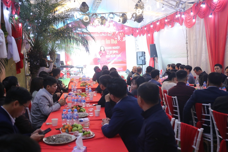 Gần 500 triệu đồng chăm lo Tết cho người nghèo từ chương trình "Đêm nhạc tết yêu thương xuân Bính Ngọ 2026"- Ảnh 7.