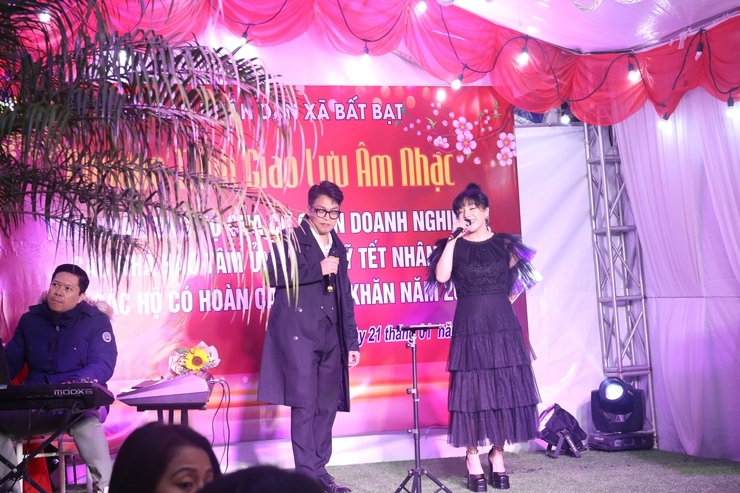 Gần 500 triệu đồng chăm lo Tết cho người nghèo từ chương trình "Đêm nhạc tết yêu thương xuân Bính Ngọ 2026"- Ảnh 10.