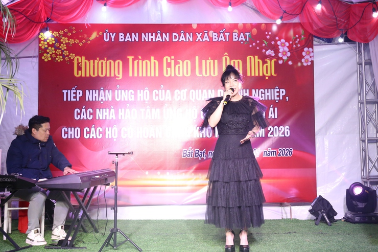 Gần 500 triệu đồng chăm lo Tết cho người nghèo từ chương trình "Đêm nhạc tết yêu thương xuân Bính Ngọ 2026"- Ảnh 12.