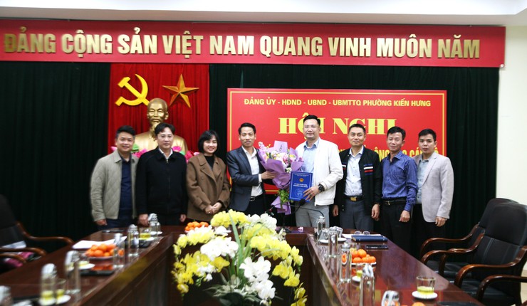 UBND phường Kiến Hưng bổ nhiệm Phó Giám đốc Ban Quản lý dự án Đầu tư - Hạ tầng- Ảnh 2.