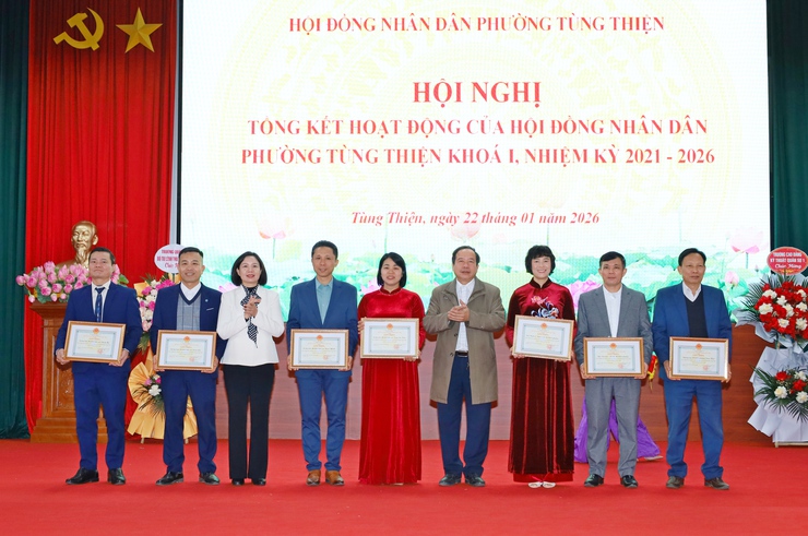 Hội nghị tổng kết hoạt động của Hội đồng nhân dân phường Tùng Thiện khóa I, nhiệm kỳ 2021-2026- Ảnh 4.