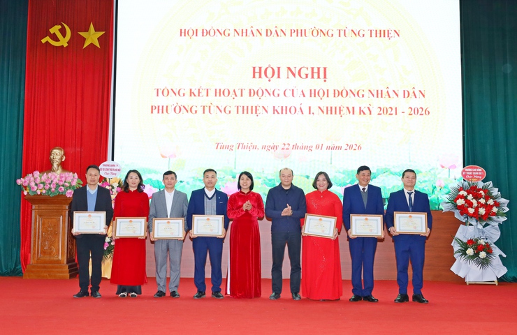 Hội nghị tổng kết hoạt động của Hội đồng nhân dân phường Tùng Thiện khóa I, nhiệm kỳ 2021-2026- Ảnh 5.