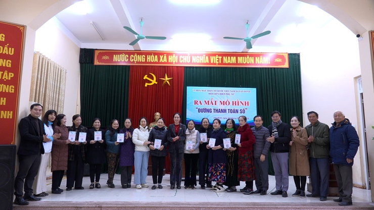 Hội LHPN xã Vân Đình ra mắt mô hình “Đường Thanh toán số”- Ảnh 1.