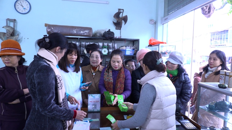 Hội LHPN xã Vân Đình ra mắt mô hình “Đường Thanh toán số”- Ảnh 3.