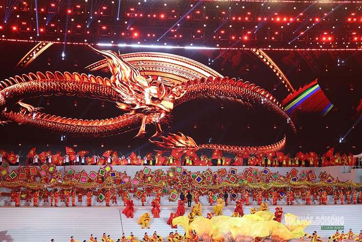 Dưới lá cờ vẻ vang của Đảng: Khát vọng Việt Nam trong kỷ nguyên mới- Ảnh 2.