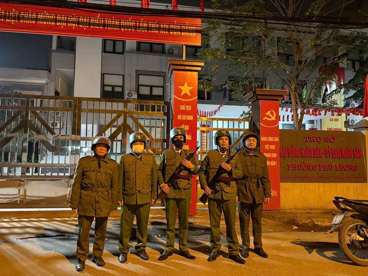 Công an phường Phú Lương tăng cường bảo đảm an ninh, trật tự phục vụ Đại hội đại biểu toàn quốc lần thứ XIV của Đảng- Ảnh 2.