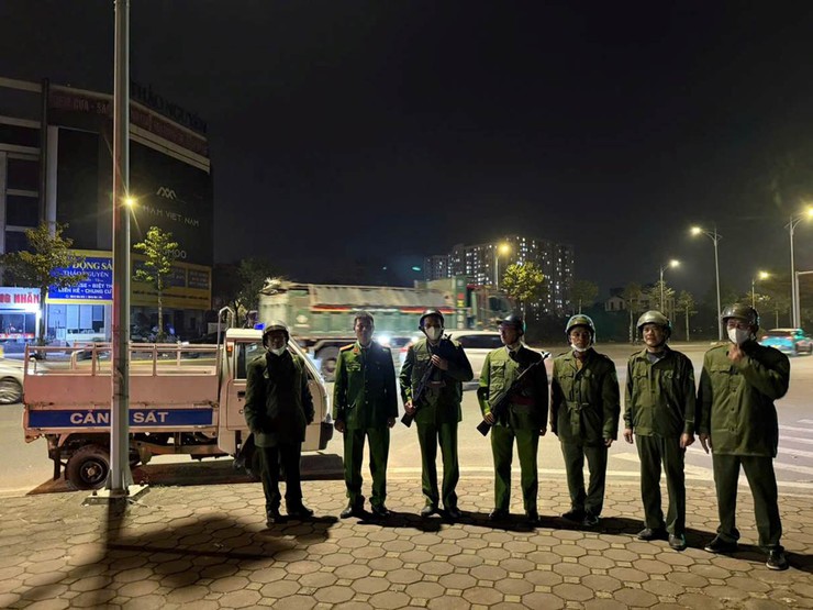 Công an phường Phú Lương tăng cường bảo đảm an ninh, trật tự phục vụ Đại hội đại biểu toàn quốc lần thứ XIV của Đảng- Ảnh 1.