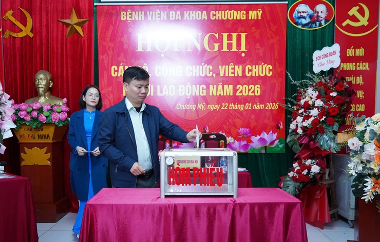 Bệnh viện đa khoa Chương Mỹ tổ chức hội nghị cán bộ, công chức, viên chức, người lao động năm 2025- Ảnh 6.