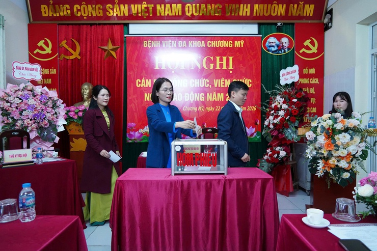 Bệnh viện đa khoa Chương Mỹ tổ chức hội nghị cán bộ, công chức, viên chức, người lao động năm 2025- Ảnh 7.