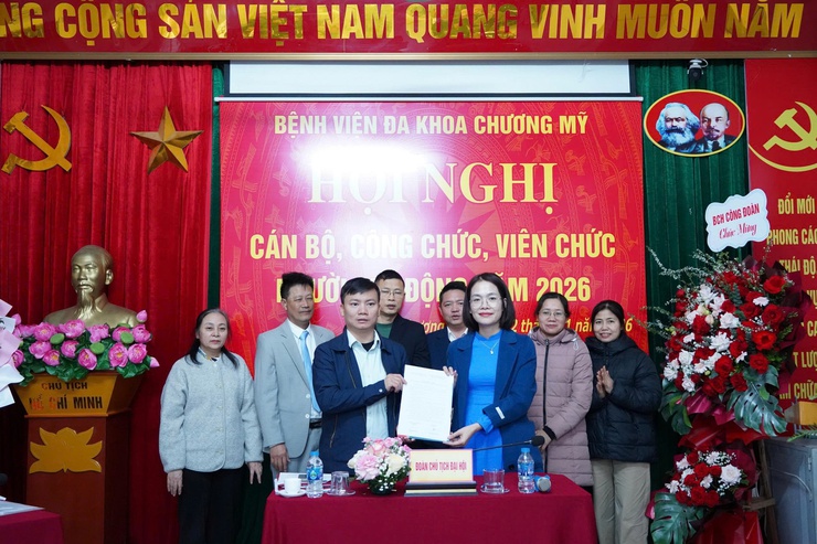 Bệnh viện đa khoa Chương Mỹ tổ chức hội nghị cán bộ, công chức, viên chức, người lao động năm 2025- Ảnh 13.