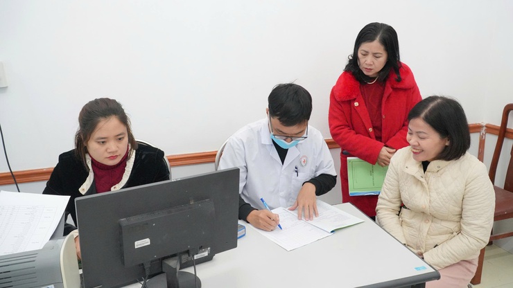 Khám sức khỏe định kỳ  cho cán bộ, giáo viên, nhân viên Trường THPT Đồng Quan- Ảnh 1.