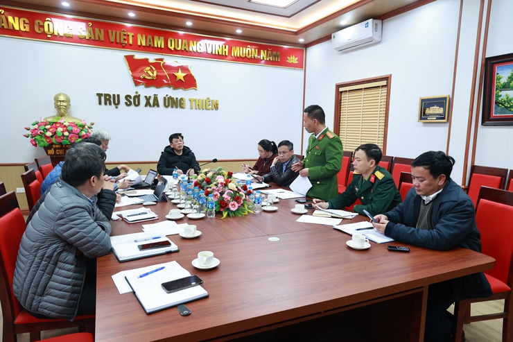 Tăng cường tháo gỡ "điểm nghẽn", bảo đảm Tết Bính Ngọ an toàn, văn minh tại xã Ứng Thiên- Ảnh 6.