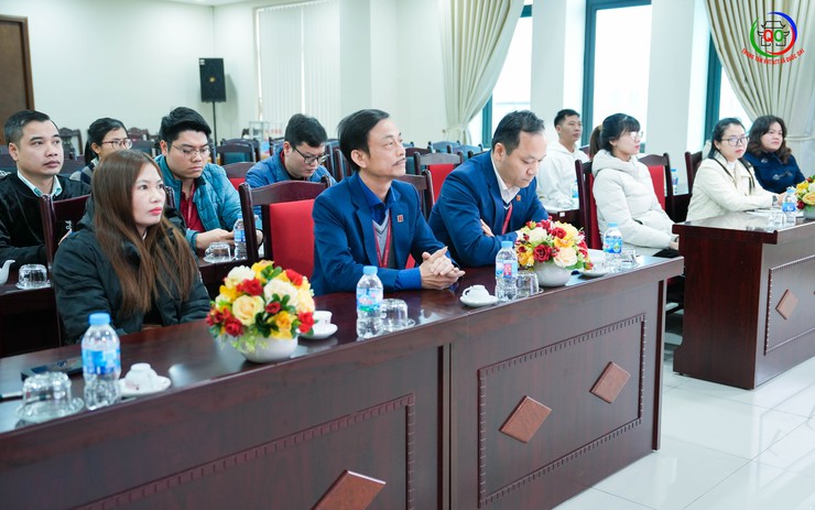 AGRIBANK CHI NHÁNH QUỐC OAI TRAO THƯỞNG CHƯƠNG TRÌNH "TIẾT KIỆM HÔM NAY – RINH NGAY QUÀ TẶNG", TIẾP TỤC TRIỂN KHAI NHIỀU ƯU ĐÃI HẤP DẪN CHO KHÁCH HÀNG- Ảnh 2.