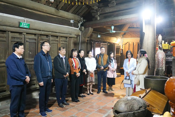 Đoàn đại biểu Đảng bộ tỉnh ủy tỉnh Tây Ninh tham dự đại hội XIV của Đảng dâng hương, vãn cảnh Chùa Thầy- Ảnh 4.