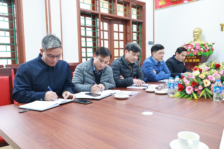 Tăng cường tháo gỡ "điểm nghẽn", bảo đảm Tết Bính Ngọ an toàn, văn minh tại xã Ứng Thiên- Ảnh 5.