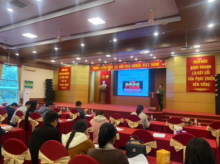 Xã Suối Hai tuyên truyền, huấn luyện nghiệp vụ PCCC&CNCH cho chủ các cơ sở, hộ kinh doanh- Ảnh 1.