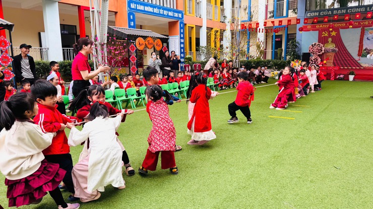 Trường Mầm non Ba Trại B đã tổ chức chuỗi hoạt động Hội chợ quê, Chương trình Văn nghệ và Trò chơi dân gian Chào xuân- Ảnh 3.