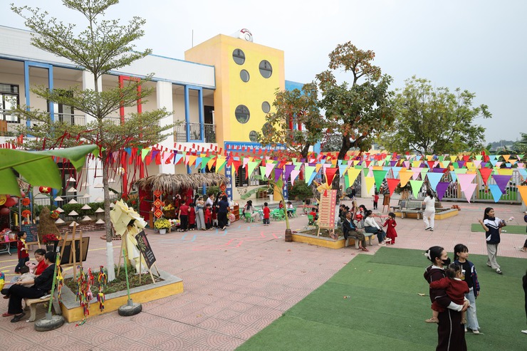 Trường Mầm non Ba Trại B đã tổ chức chuỗi hoạt động Hội chợ quê, Chương trình Văn nghệ và Trò chơi dân gian Chào xuân- Ảnh 2.