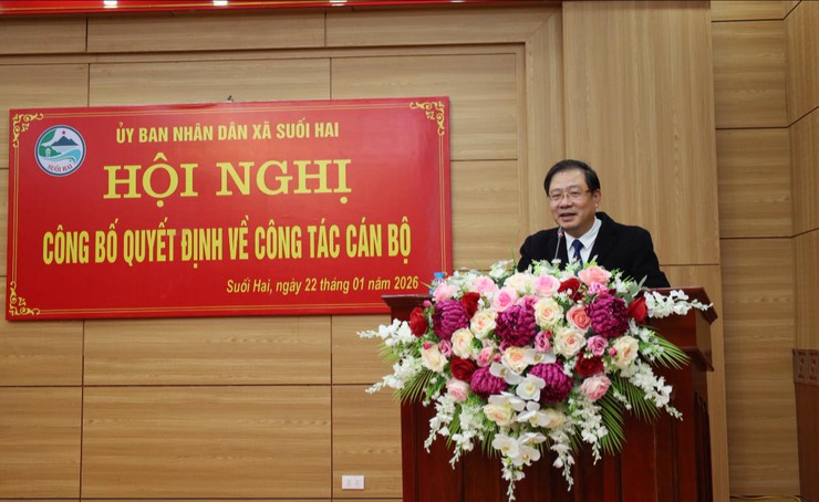 UBND xã Suối Hai tổ chức Hội nghị công bố các quyết định về công tác cán bộ- Ảnh 4.